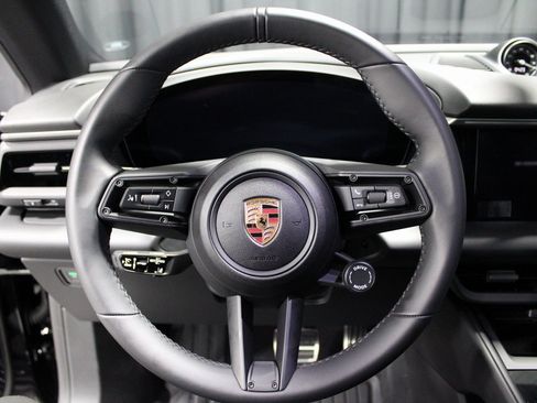 Certified 2025 Porsche Macan Electric image 26