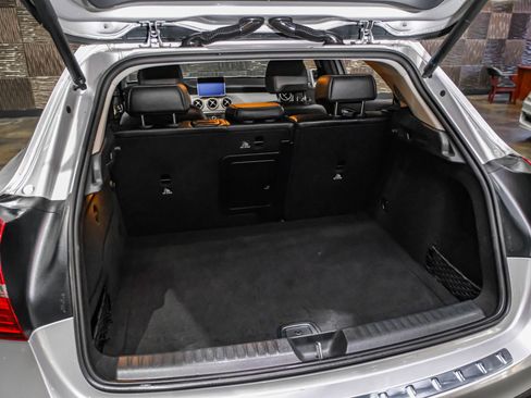 Used 2018 Mercedes-Benz GLA 250 4MATIC image 53