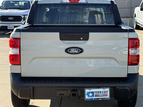 Certified 2025 Ford Maverick XLT image 6