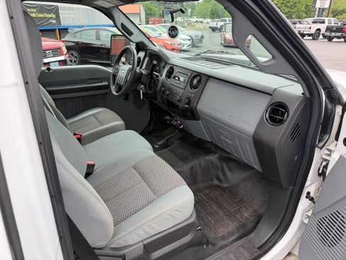 Used 2016 Ford F250 XL w/ XL Appearance Package AWD/4WD image 19
