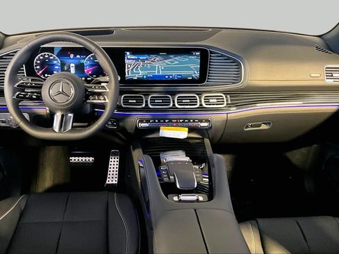 New 2026 Mercedes-Benz GLS 580 4MATIC image 7