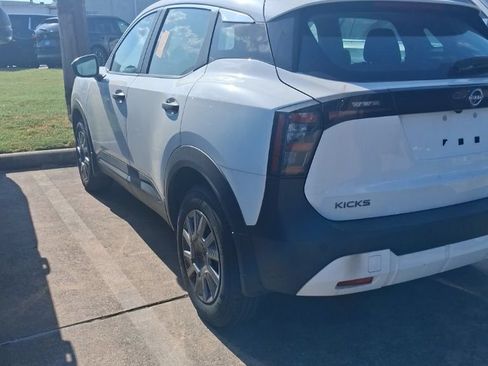 Used 2025 Nissan Kicks S FWD image 1