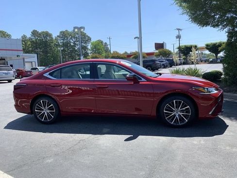 Used 2025 Lexus ES 350 w/ Premium Package FWD image 9
