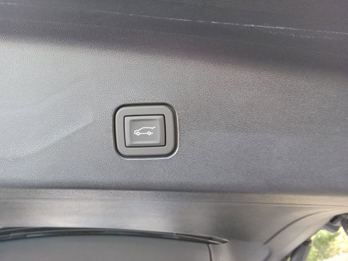 New 2026 Cadillac Vistiq Sport image 26