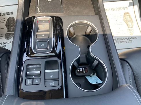 New 2025 Honda Pilot Touring image 15