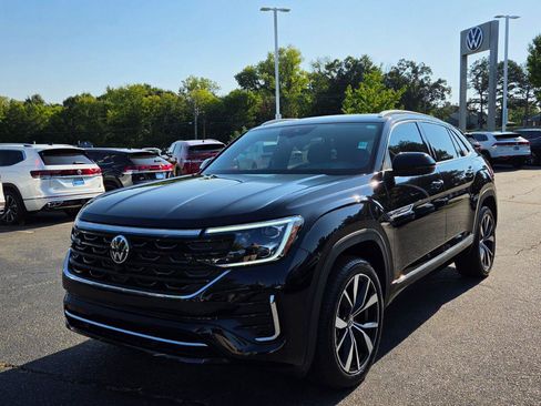 Certified 2025 Volkswagen Atlas Cross Sport SEL Premium R-Line AWD/4WD image 8