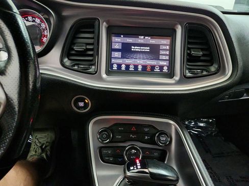 Used 2019 Dodge Challenger R/T image 19