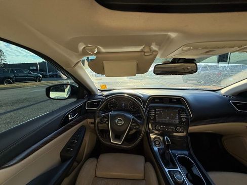 Used 2017 Nissan Maxima Platinum image 13