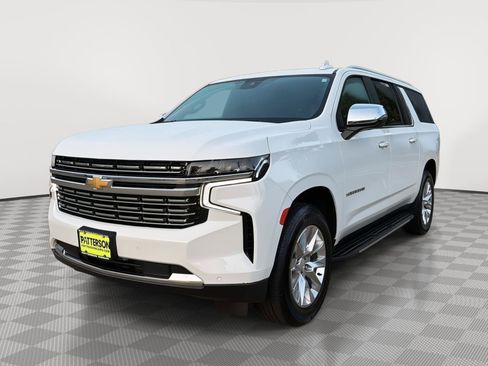 Used 2023 Chevrolet Suburban Premier image 4