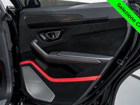 Used 2023 Lamborghini Urus Performante AWD/4WD image 37