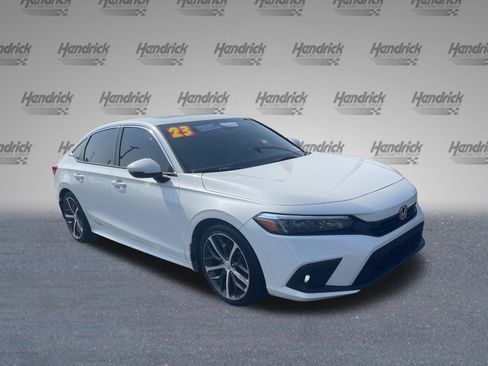 Used 2023 Honda Civic Touring image 2