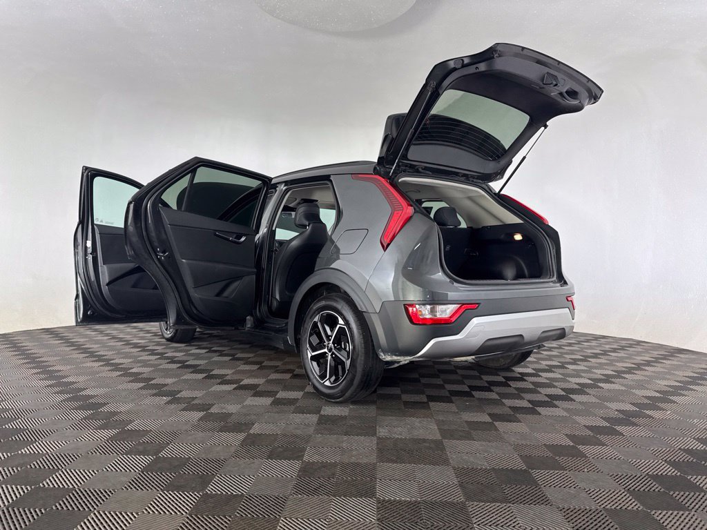 Used 2025 Kia Niro LX FWD image 27