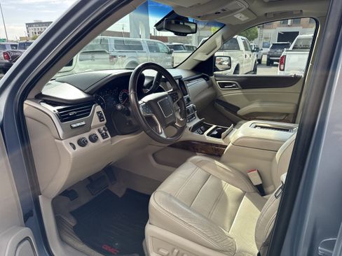 Used 2016 GMC Yukon Denali AWD/4WD image 2