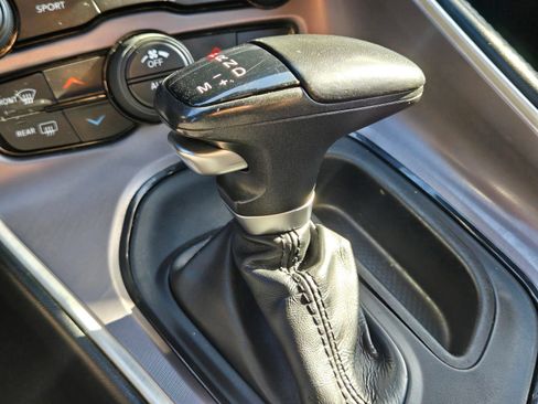 Used 2022 Dodge Challenger GT AWD/4WD image 21