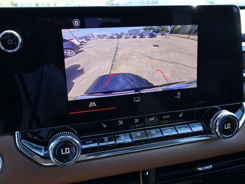 Used 2024 GMC Canyon AT4 image 4