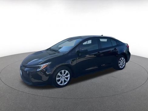 Used 2025 Toyota Corolla LE image 8