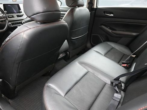 Used 2023 Nissan Altima 2.5 SR FWD image 16