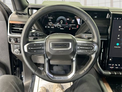 Used 2025 GMC Yukon Denali AWD/4WD image 16