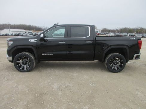 New 2026 GMC Sierra 1500 SLT w/ SLT Convenience Package image 9