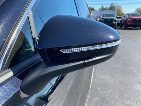 New 2025 Volkswagen Tiguan S image 13