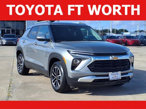 Used 2025 Chevrolet TrailBlazer LT AWD/4WD image 1