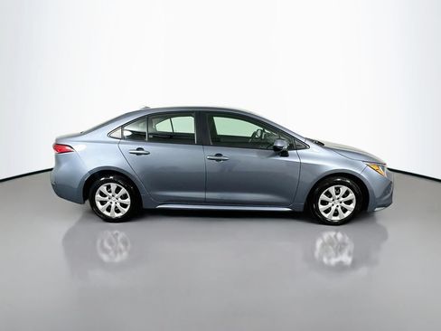 Used 2025 Toyota Corolla LE FWD image 4