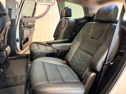 Used 2022 Kia Telluride SX w/ SX Prestige Package AWD/4WD image 24