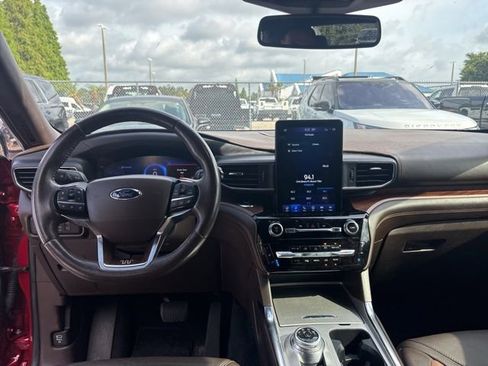 Used 2022 Ford Explorer King Ranch w/ Premium Technology Package AWD/4WD image 11
