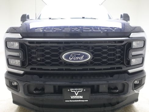 Used 2024 Ford F250 Lariat w/ Sport Appearance Package AWD/4WD image 7
