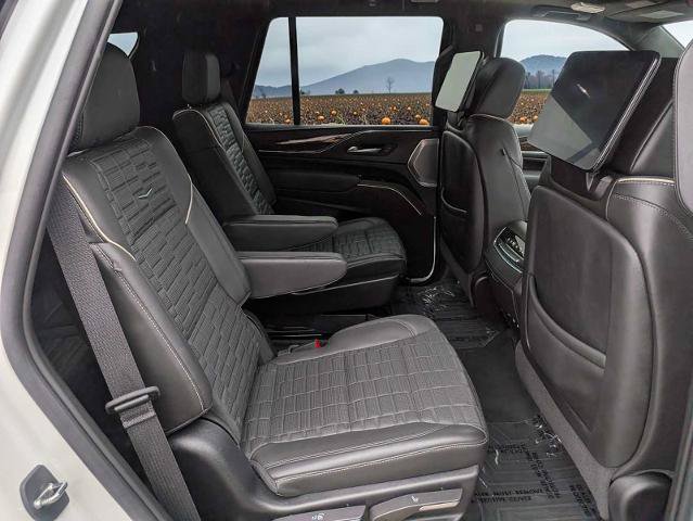 Used 2023 Cadillac Escalade Premium Luxury Platinum w/ LPO, Radiant Package AWD/4WD image 20