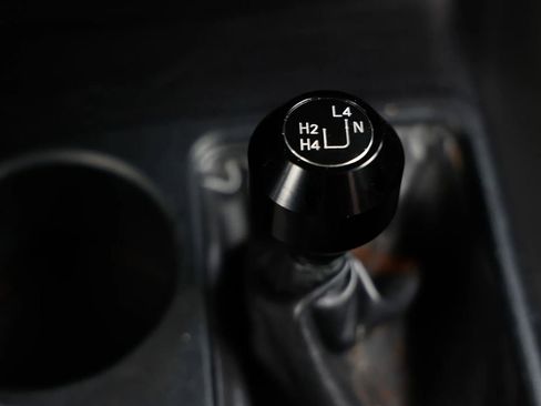 Used 2010 Toyota FJ Cruiser 4WD image 34