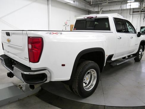 Used 2024 Chevrolet Silverado 3500 LTZ w/ LTZ Plus Package image 7