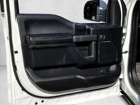 Used 2018 Ford F150 Lariat w/ Equipment Group 502A Luxury AWD/4WD image 17