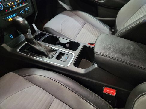 Used 2018 Ford Escape SE w/ SE Sport Appearance Package AWD/4WD image 26
