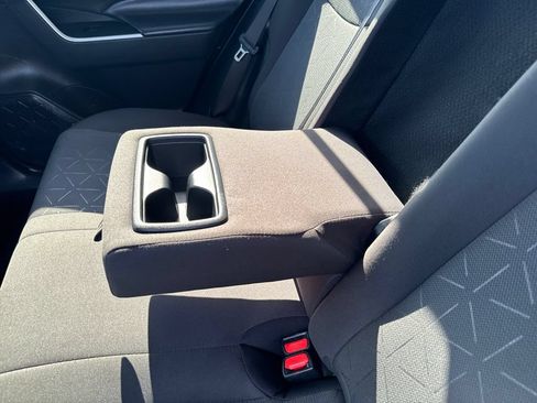 Used 2024 Toyota RAV4 XLE FWD image 36