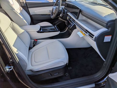 New 2025 Hyundai Tucson Limited image 26