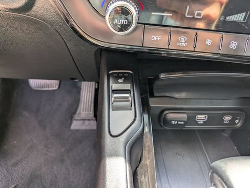 Used 2024 Kia Telluride S FWD image 27