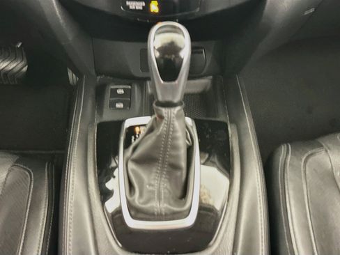 Used 2019 Nissan Rogue SL AWD/4WD image 13