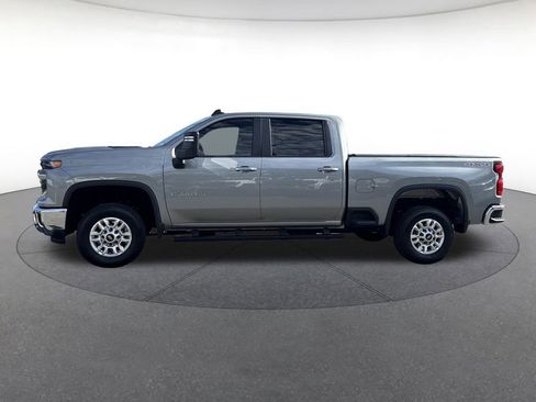 Used 2025 Chevrolet Silverado 2500 LT image 2