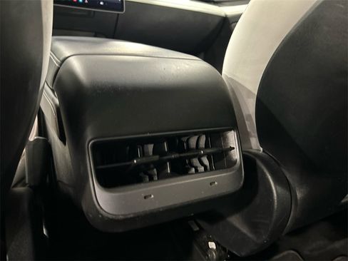 Used 2023 Tesla Model Y Long Range image 25