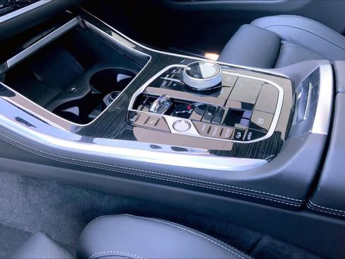 Used 2025 BMW X5 xDrive40i image 18