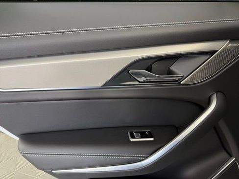 New 2025 Jaguar F-PACE R-Dynamic S image 24