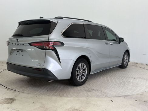 Used 2021 Toyota Sienna XLE FWD image 9