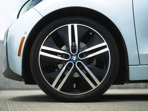 Used 2015 BMW i3 w/ Range Extender image 17