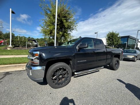Used 2017 Chevrolet Silverado 1500 LT w/ All Star Edition AWD/4WD image 3