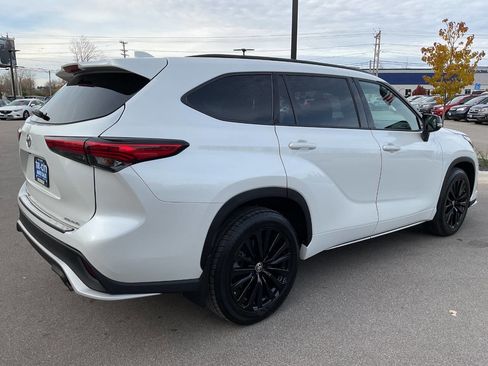 Used 2023 Toyota Highlander XSE image 7