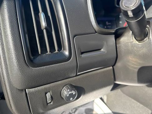Used 2020 Chevrolet Colorado LT RWD image 27