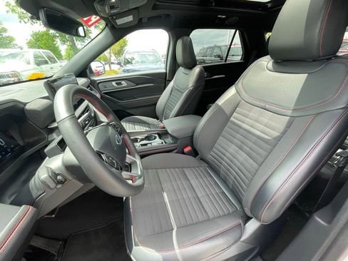 Used 2025 Ford Explorer ST-Line w/ Premium Package AWD/4WD image 19