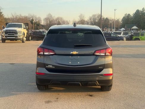 Used 2022 Chevrolet Equinox LS w/ LS Convenience Package AWD/4WD image 4