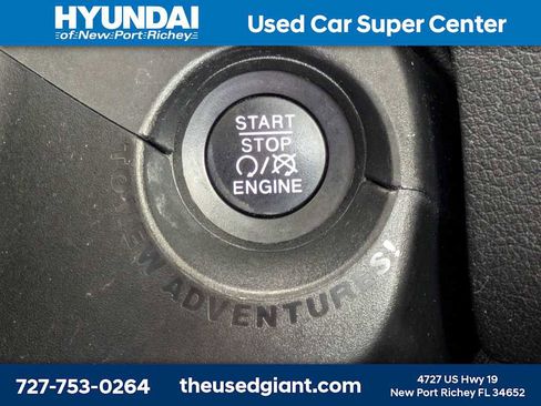 Used 2018 Jeep Renegade Latitude w/ Cold Weather Group AWD/4WD image 37